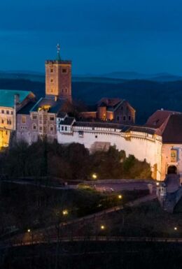 Drohenaufnahme Wartburg Eisenach bei Nacht